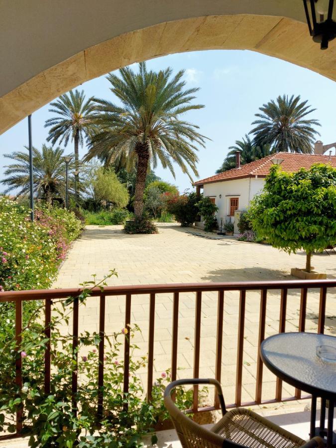Golden Palms Guest House & Cafe Famagusta  Exterior foto