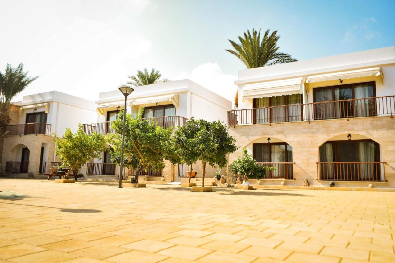 Golden Palms Guest House & Cafe Famagusta  Exterior foto