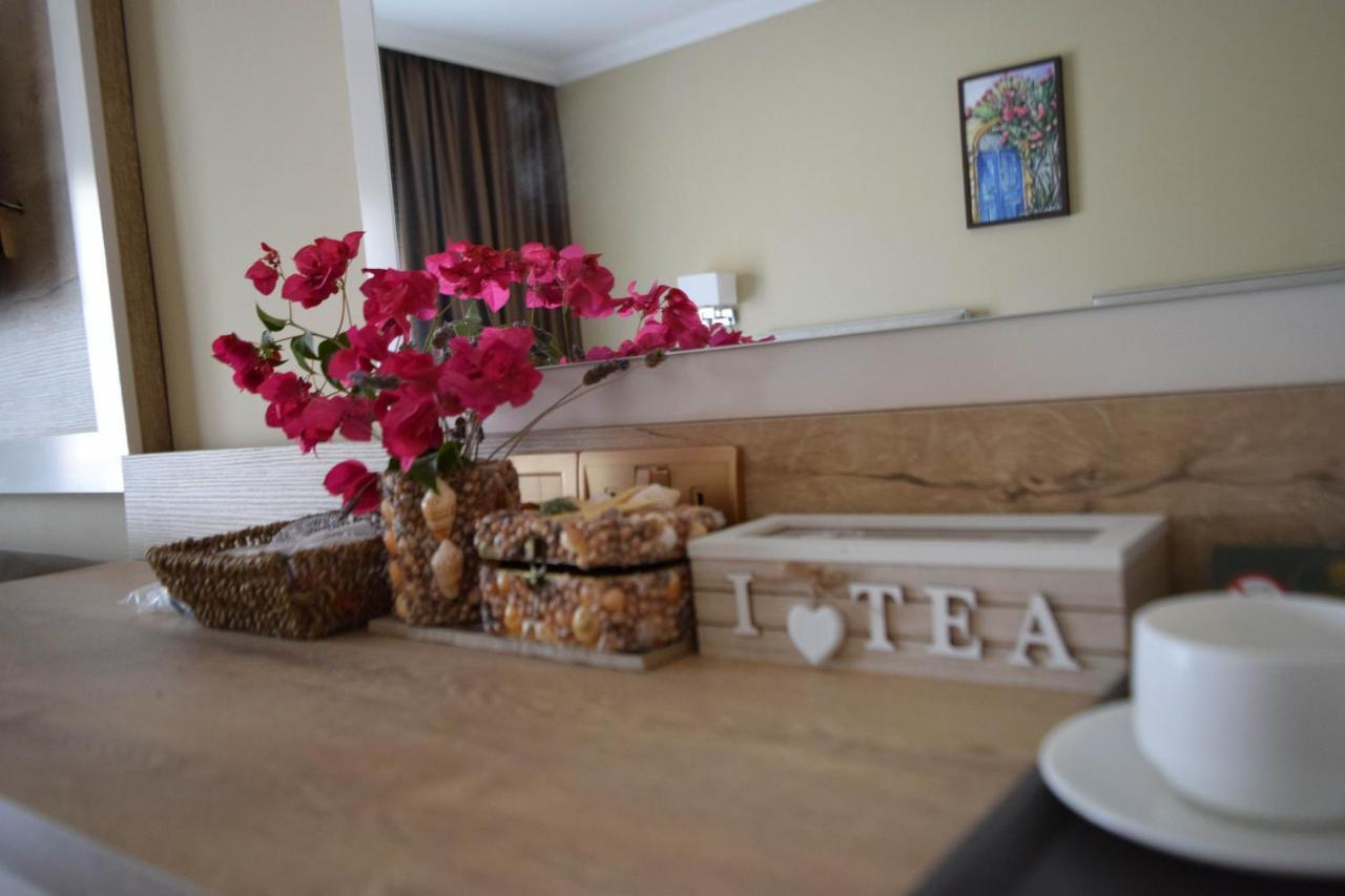 Golden Palms Guest House & Cafe Famagusta  Exterior foto