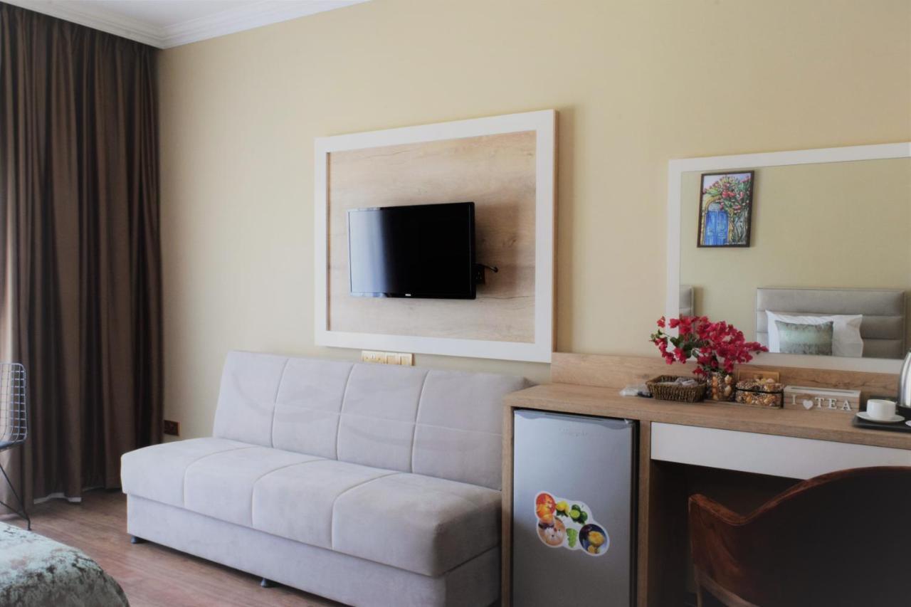 Golden Palms Guest House & Cafe Famagusta  Exterior foto